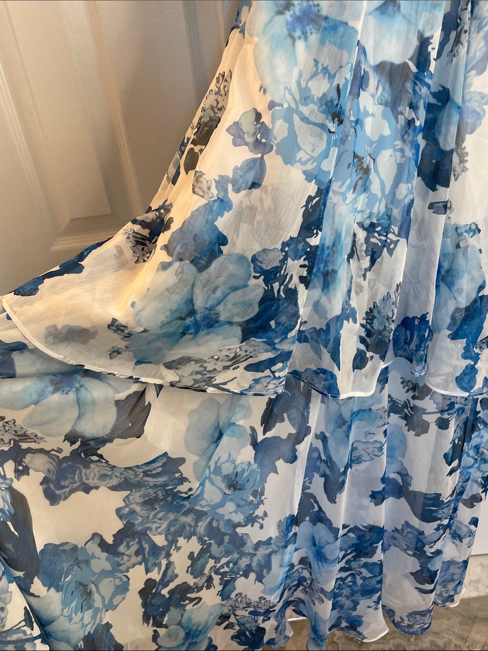 PETAL & PUP BLOOM TIERED BLUE & WHITE FLORAL STRAPLESS & LAYERED LONG DRESS SZ M - Picture 9 of 13